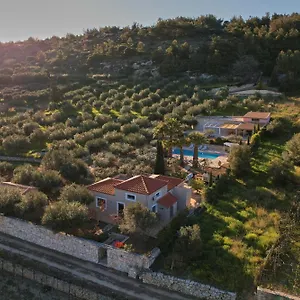 The Olive Grove With Swimming Pool And Breakfast Ferienhaus
